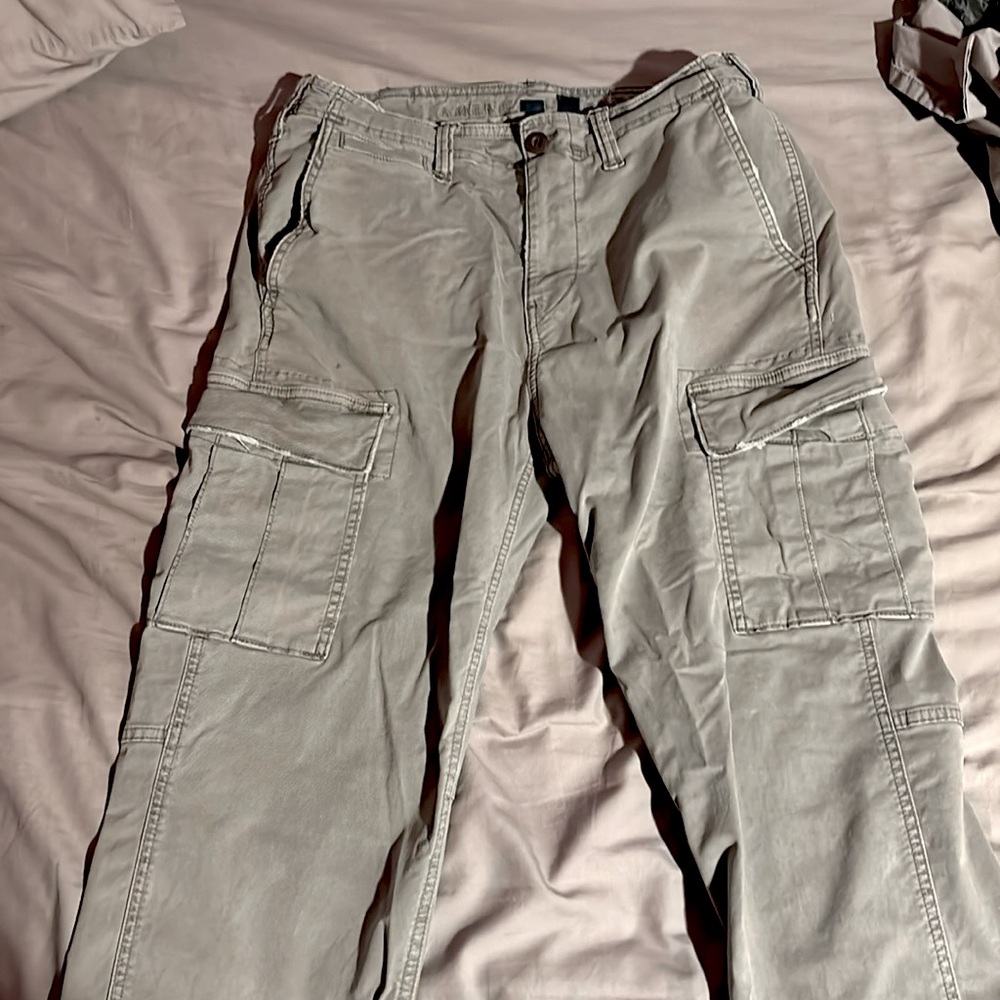 AMERICAN EAGLE CARGO PANTS